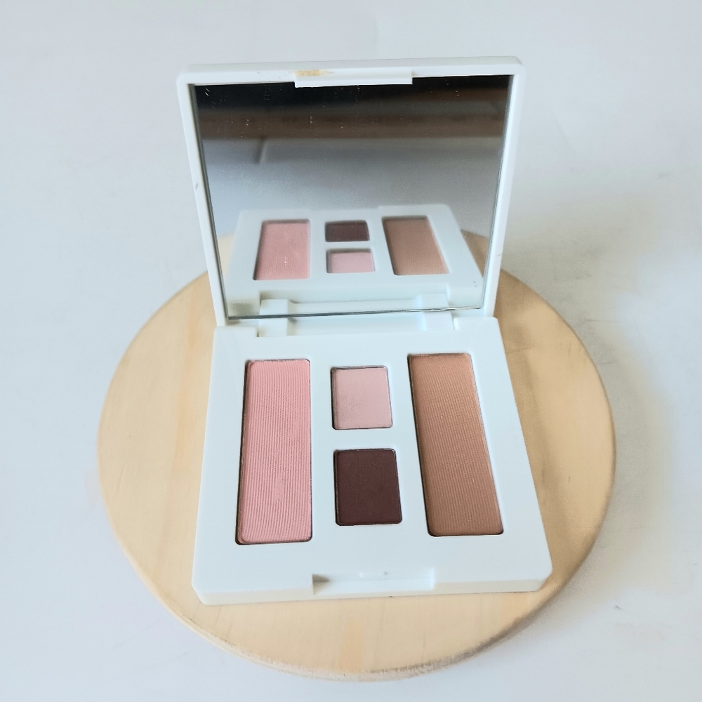 Clinique Color Surge Bronzer, Blush And Eye Shadow Compact Makeup Pallet.